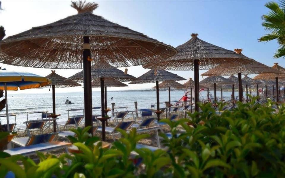 Blue Sea Apartment Torre Canne Exterior foto