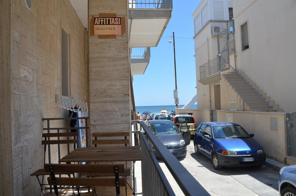 Blue Sea Apartment Torre Canne Zimmer foto